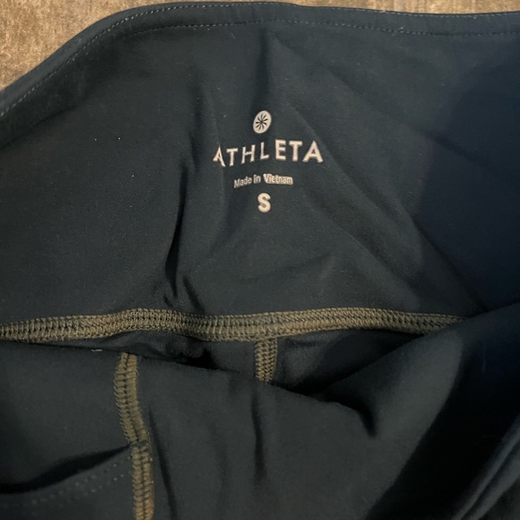 Athelta size small crop - Picture 3 of 4